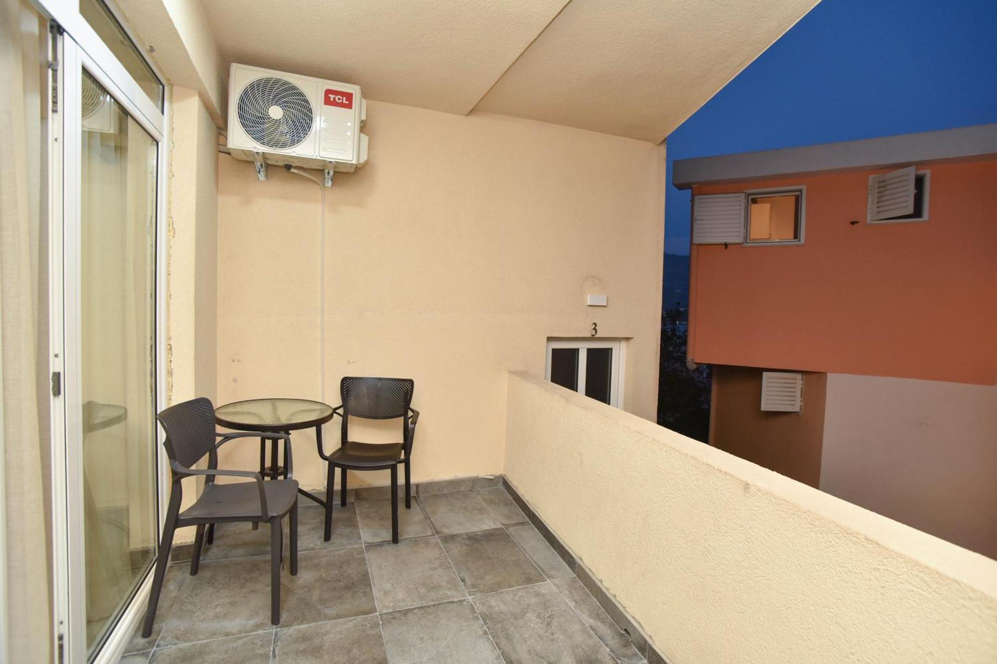בודווה Apartments Jelusic מראה חיצוני תמונה