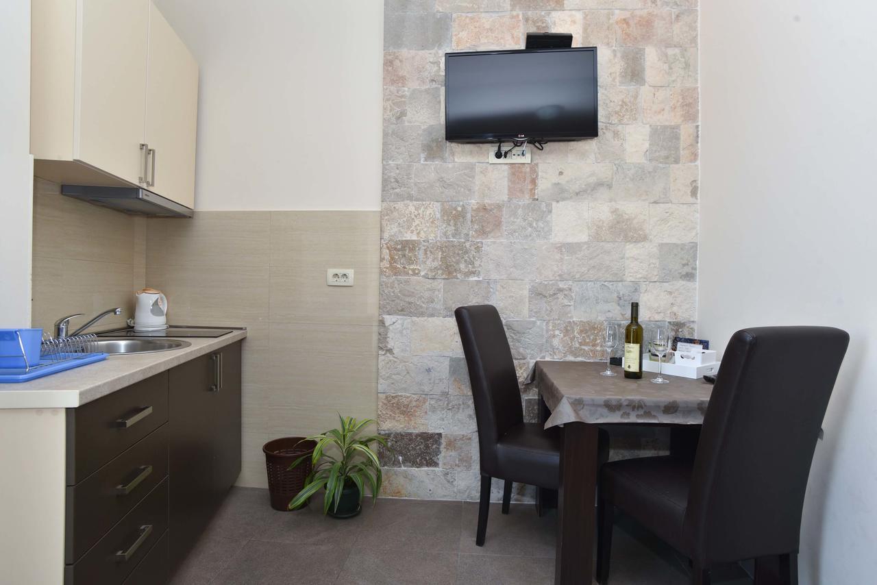 בודווה Apartments Jelusic מראה חיצוני תמונה