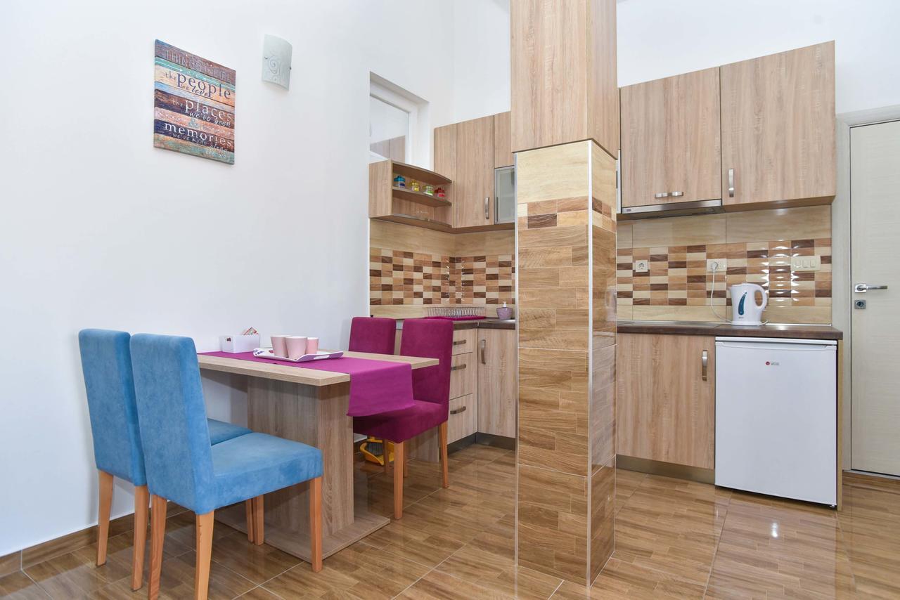בודווה Apartments Jelusic מראה חיצוני תמונה