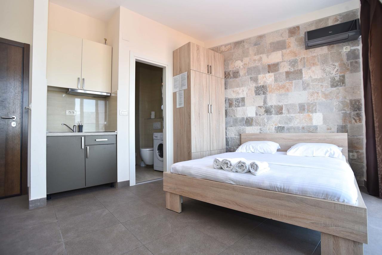 בודווה Apartments Jelusic מראה חיצוני תמונה