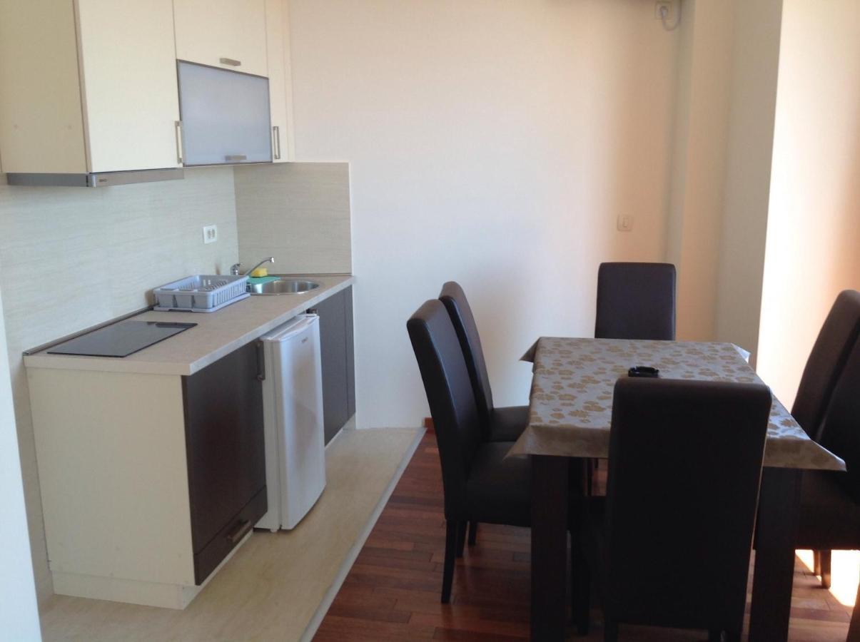 בודווה Apartments Jelusic מראה חיצוני תמונה